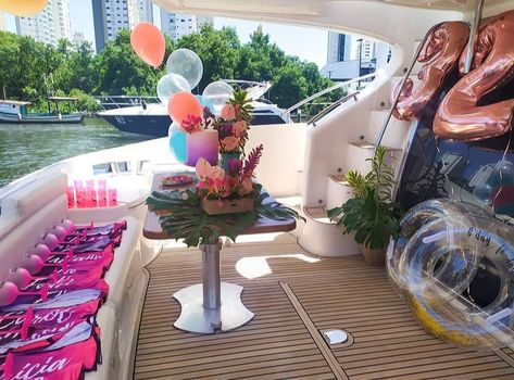 Yatch Party Decor Ideas, Yatch Decor Birthday, Birthday Boat Decorations, Yacht Birthday Party Ideas Decoration, Yacht Party Decorations Birthday, Yatch Boat Birthday Party, Boat Day Birthday Party, Yacht Bday Party, Boat Party Decorations Birthday