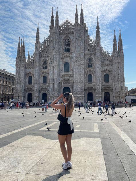 Duomo Milan Italy Milan Day Outfit, Milan Holiday Outfit, Milan Outfits Spring, Milan Outfits Summer, Milan Italy Outfit, Milan Outfits, Duomo Milan, Milan Cathedral, Drippy Outfit