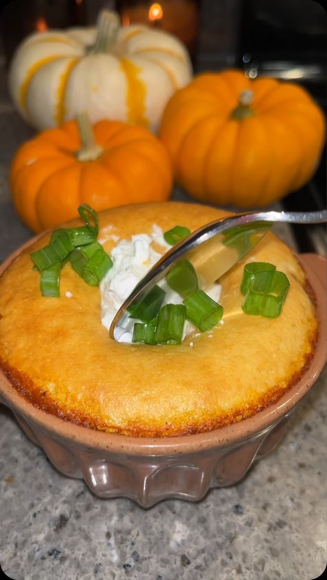 Nicole McLean Cornbread Pot Pie, Chili Cups, Mini Cornbread, White Chili Chicken Recipes, Cornbread Chili, Chilis Inspired Recipes, Chili Cornbread, Thanksgiving Stuffing Recipes, Chili And Cornbread