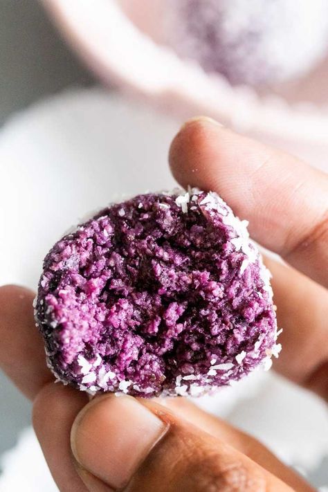 Blueberry Bliss balls or Energy balls - Fresh blueberry compote, oat flour, and coconut come together in these delicious bliss balls that my youngest daughter loves! Packed with antioxidants, a good amount of fiber, and low sugar, these are a great snack option for travel and for school. Blueberry Bliss Balls, Kids Energy Balls, Blueberry Balls, Blueberry Energy Bites, Blueberry Energy Balls, Bliss Balls Healthy, No Sugar Snacks, Fiber Balls, Coconut Energy Balls