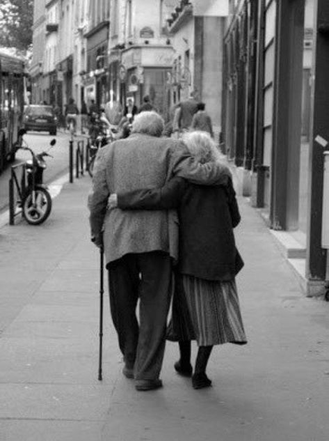 Cute Old Couples, Old Fashioned Love, Old Couple, Fotografi Vintage, Old Couples, Art Of Love, My Kind Of Love, The Love Club, Photo Vintage