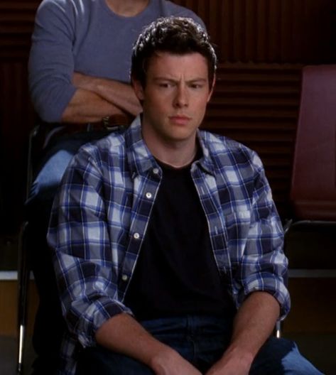 Cory Monteith as Finn Hudson in Glee Season 1 Episode 20 Glee Finn Hudson, Finn From Glee, Ugly Hot Actors, Glee Finn, Finn Hudson Glee, Glee Season 1, Glee Characters, Finn Glee, Rachel And Finn