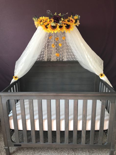 Diy Sunflower Nursery Decor, Nursery Sunflower Theme, Sunflower Nursery Decor, Sunflower And Elephant Nursery, Sunflower And Cow Nursery, Sunflower Theme Nursery, Sunflower Baby Room Nurseries, Sunflower Nursery Theme Girl, Sunflower Nursery Ideas