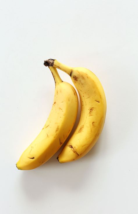 Banana Reference, Bananas Aesthetic, Aesthetic Banana, Banana Pic, Banana Aesthetic, Banana Drawing, Banana Bread Cinnamon Rolls, Banana Photography Fruit, Banana Image