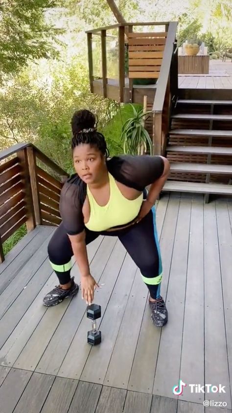 Lizzo Shows Off Her Workout Routine Alongside a Message to 'Fat Shamers' Big Girl Workout, Lizzo Tiktok, Tiktok Workouts Videos, 5 Minute Abs, 5 Minute Abs Workout, Girl Workout, Latest Workout, Popsugar Fitness, Life Routines