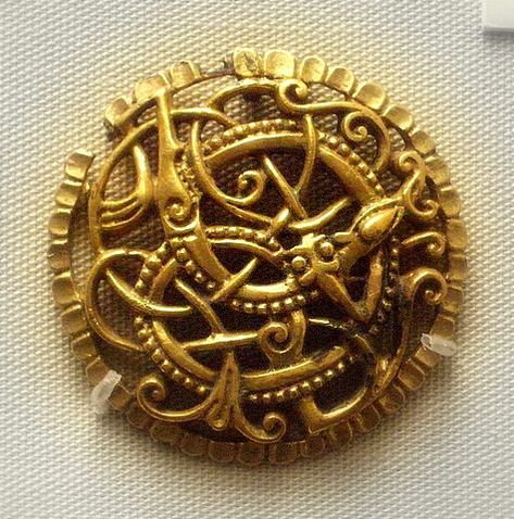 Anglo-Viking Brooch, 9th-11th Centuries, gilded bronze. The British Museum, London. Ancient Artifacts Archaeology, Urnes Style, Viking Brooch, Ancient Artifacts Prehistoric, Ancient Roman Jewelry, Viking Jewellery, Ancient Greek Jewelry, Ancient Jewels, Ancient Jewellery