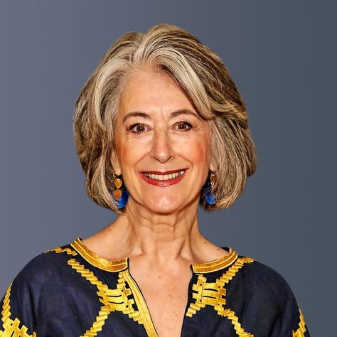 To champagne socialists who long to abolish the Monarchy: Walk one mile in the Queen’s shoes, then say she’s pointless MAUREEN LIPMAN MAY 28, 2022 Maureen Lipman, Head Of State, Love Island, Love And Respect, Queen Elizabeth, The Queen, Champagne, Actresses, Queen