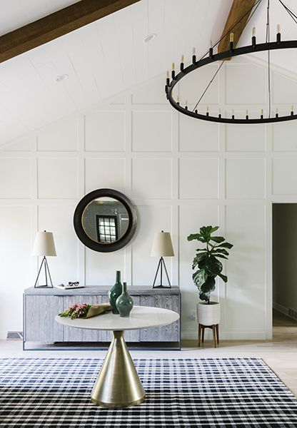 A Modern Farmhouse in Denver | Havenly's Blog! Modern Wainscoting Ideas, Vaulted Ceiling Ideas, Painted Wainscoting, Vaulted Ceiling Living Room, Room Accent Wall, Accent Walls In Living Room, Modern Farmhouse Living Room, Online Interior Design, Fireplace Wall