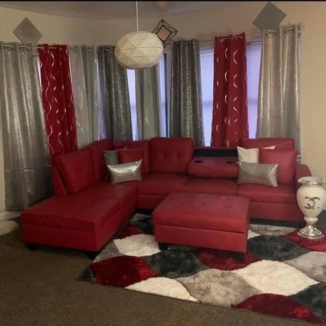 Red Gold And Silver Living Room, Red And Silver Living Room Decor, Red Theme Living Room, Red Apartment Living Room, Red Sectional Living Room, Burgundy Living Room Ideas, Burgundy Living Room Decor, Red Living Room Decor Ideas, Red Living Room Ideas