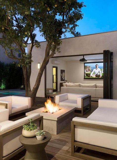 Restoration Hardware Outdoor, Minimalist Living Room Ideas, Modern Outdoor Lounge, Outdoor Luxury, Outdoor Decor Backyard, Luggage Rack, Backyard Patio Designs, New Home Designs, Minimalist Living