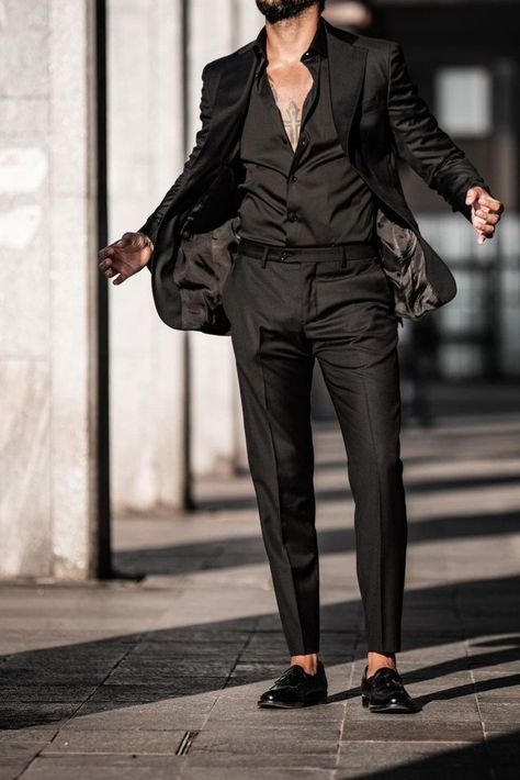 Full Black Formal Outfit Men, All Black Semi Formal Outfit Men, Black Semi Formal Outfit Men, Semi Formal Mens Attire, Black Suit No Tie, Outfits Fiestas, Full Black Suit, Full Black Outfit, Black Outfit Ideas