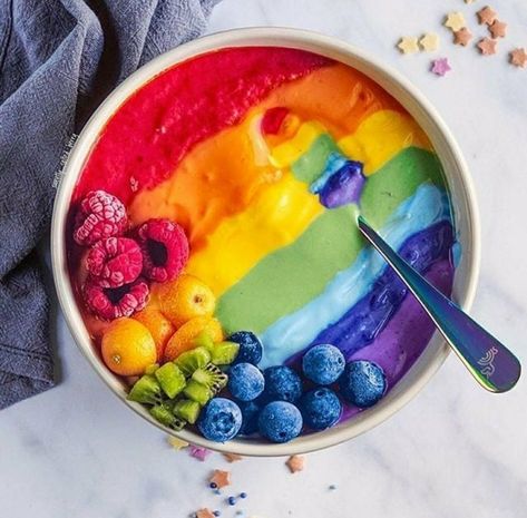 Aesthetic Pics For Editing, Rainbow Juice, Nutritious Smoothie Recipes, Smoothies Bowls, Rainbow Bar, Vanilla Smoothie, Bowl Art, Rainbow Fruit, Best Food Recipes