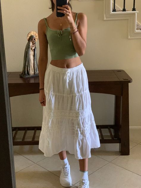 White Prairie Skirt, White King Skirt Outfit, White Flowy Midi Skirt, Prairie Skirt Outfit, White Flowy Skirt Outfit, Aline Skirt Outfit, White Midi Skirt Outfit, White Skirt Outfit Summer, Flowy Skirt Outfit