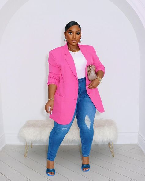 Tamara Renaye (@tamararenaye) • Instagram photos and videos Plus Size Pink Blazer Outfit, Pink Blazer Outfit Classy, Kesha Style, Tamara Renaye, Classy Plus Size Outfits, Pink Blazer Outfit, Blazer Styling, Jeans Blazer Outfit, 32nd Birthday