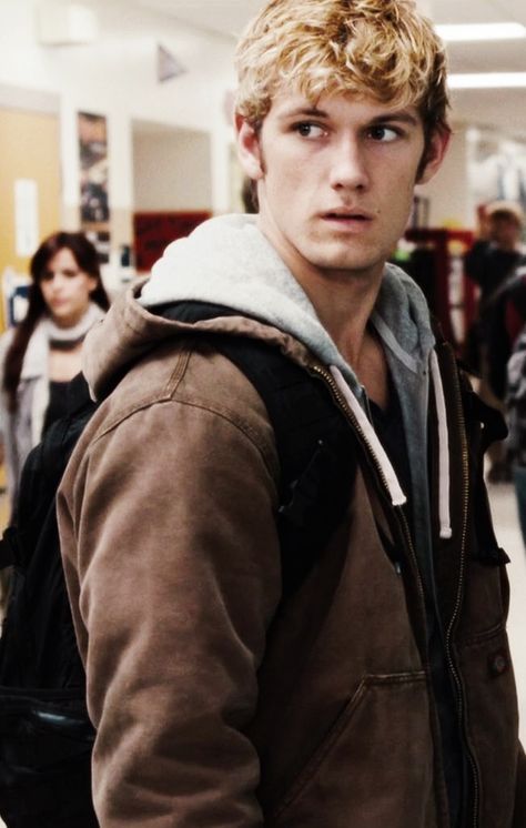 Alex Pettyfer I Am Number Four, Alexander Pettyfer, Lorien Legacies, I Am Number Four, Alex Pettyfer, Pirate Kids, Number Four, Male Actors, John Smith