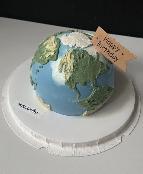 Earth Cake, Funny Birthday Cakes, Mini Cakes Birthday, Pretty Dessert, Cute Baking, Creative Birthday Cakes, Simple Birthday Cake, Cake Decorating Designs, Follow Back