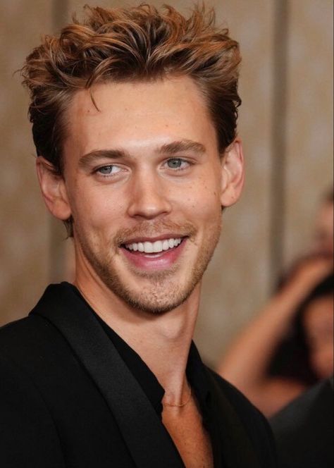 Austin Butler Tumblr, Short Hair Tomboy, Cute White Guys, Jamie Campbell Bower, Dear Future Husband, Austin Butler, Hugh Jackman, Elvis Presley, Mens Hairstyles