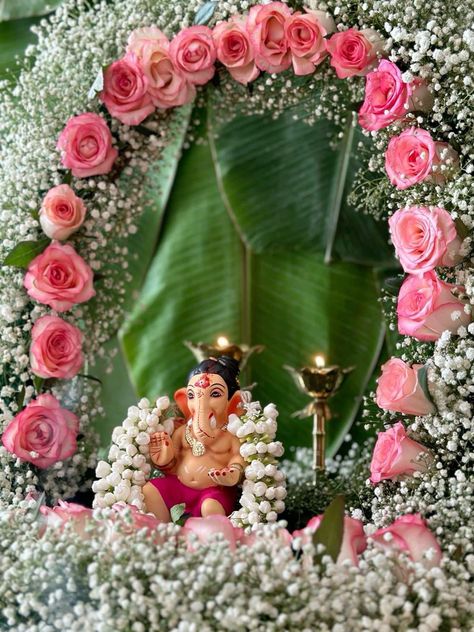 Baby Ganpati, Ganpati Mandap, Bappa Decoration, Flower Decoration For Ganpati, Leaves Backdrop, Chaturthi Decoration, Ganpati Decoration Theme, Mandap Decoration, Ganesha Artwork