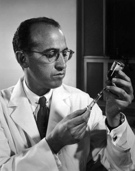 Dr. Jonas Salk, 1956 © Yousuf Karsh Yousuf Karsh, Jonas Salk, Donna Tartt, Famous Photographers, The Secret History, Iconic Photos, Teaching Materials, Mirrored Sunglasses Men, Einstein