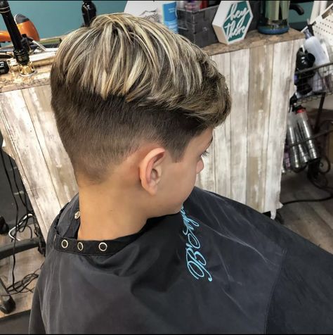 Boys Highlights Hair, Boys Blonde Highlights, Boy Highlights, Brown Hair With Blonde Tips, Boys Hair Highlights, Men Blonde Highlights, Short Brown Hair With Blonde Highlights, Highlights Brown Hair Short, Highlight Inspiration