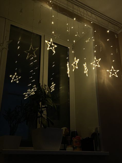 Glow In The Dark Stars On Ceiling, Stargirl Bedroom, Star Things, Star Bedroom, Star Core, Star Lights, Star Ceiling, Cosy Room, Space Room