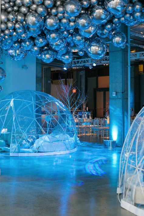 Winter Wonderland Bat Mitzvah, Winter Party Ideas, Corporative Events, Christmas Installation, Winter Wonderland Christmas Party, Decor Natal, Winter Wonderland Birthday Party, Ice Party, Winter Party Themes