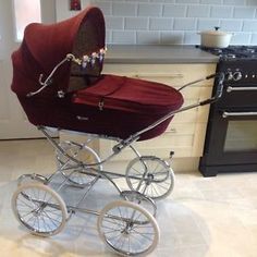 Re-making Vintage Prams & Strollers Part I: a Hedstrom Bassinet/Carrycot – domesticmonkey Silver Cross Prams, Vintage Stroller, Carriage Stroller, Best Baby Strollers, Vintage Pram, Prams And Pushchairs, Pram Stroller, Baby Prams, Baby Bassinet