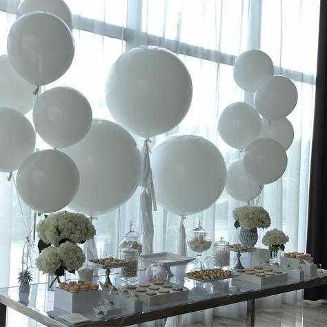 White Themed Birthday Party Decorations, All White Party Theme Birthday, All White Brunch Party, Sweet 16 Party Ideas White, All White Graduation Party, Classy Party Decor, White Graduation Party Ideas, Cloud 9 Engagement, All White Party Decorations