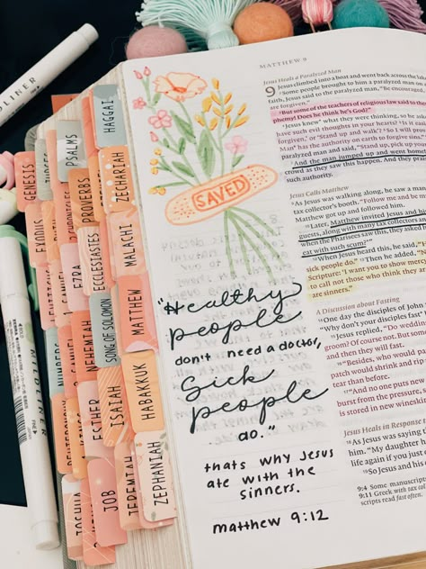 Notetaking Bible Ideas, Bible Margin Art, New Bible Set Up, Pretty Bible Notes, Bible Margin Notes, Bible Journaling In Bible, Scripture Journaling Ideas, Bible Notes In Bible, Journal Bible Ideas