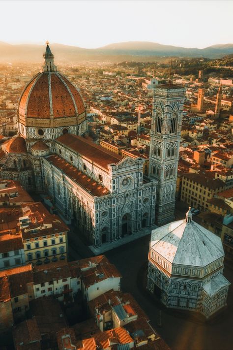 Florence Travel aesthetic Il Duomo Florence, Florence Italy Architecture, Italy Florence Aesthetic, Florence Italy Aesthetic, Duomo Italy, Europe Scrapbook, Florence Aesthetic, Florence Duomo, Florence Cathedral