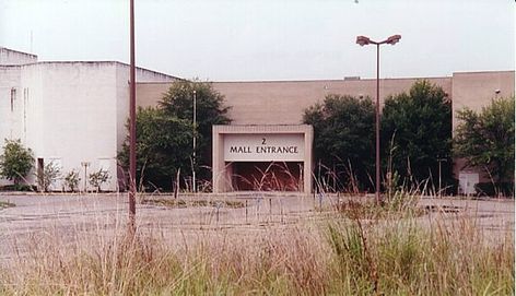 Regency Mall(Augusta, GA) Abandoned Mall Exterior, Old Mall Aesthetic, Abandoned Mall Aesthetic, 1980s Mall, Mall Aesthetic, 1960s Aesthetic, Sunny 16 Rule, Abandoned Malls, Dead Malls