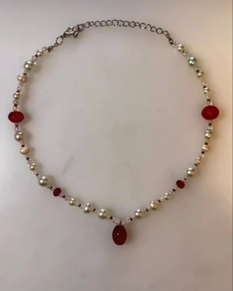 Red And Pearl Jewelry, Red Black And White Beaded Necklace, Gothic Pearl Necklace, Diy Red Necklace, Pearl Blood Necklace, Dark Red Necklace, Red Bead Necklace, Red Necklace Aesthetic, Mars Aesthetic