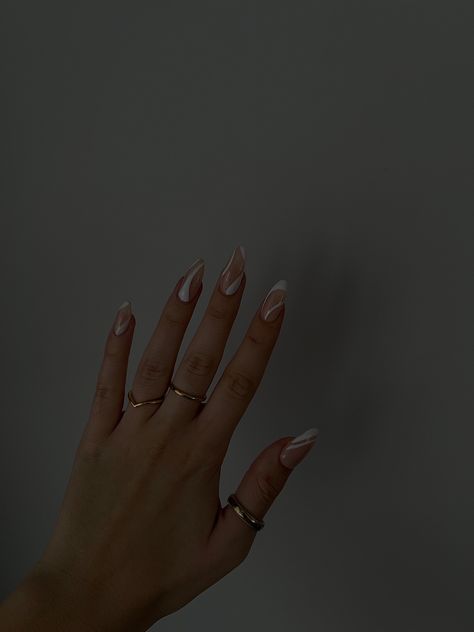 Nail Extensions Ombre, Simple Elegant Nails, Minimal Nail, Minimal Nails, Elegant Nails, Classy Nails, Nail Extensions, Gold Nails, Simple Elegant