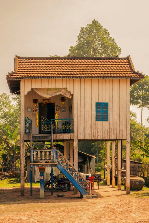 Malay Architecture, Kampung House, Malay House, Stilt House, Stilt Houses, Elevated House, New Classical Architecture, Storybook House, Wooden House Design