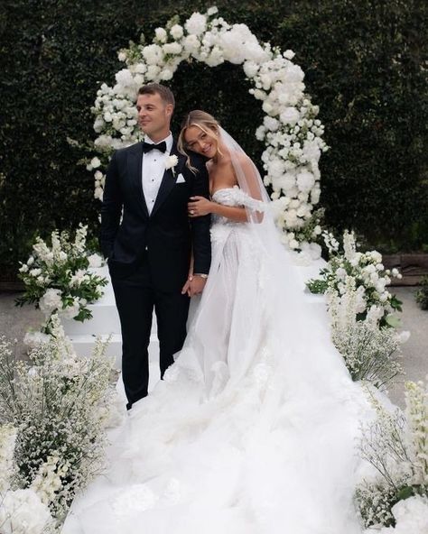 Bridal Gown Inspiration, Wedding Picture Poses, Wedding Photos Poses, Wedding Dresses For Sale, Floral Arch, Wedding Ceremony Decorations, Wedding Mood, Dreamy Wedding, Timeless Wedding