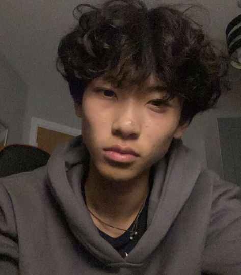 Tan Asian, Am I In Love, Light Skin Men, Boys With Curly Hair, Hot Asian Men, Perfect Boyfriend, Street Fashion Men Streetwear, Cute Asian Guys, Boy Poses