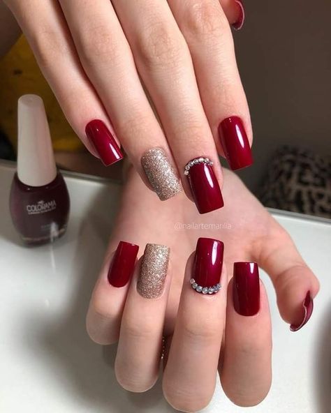 Red And Gold Nails Ideas, Red Bridal Nails, Maroon Nail Art, Maroon Nail Designs, Maroon Nail, Nail Extensions Acrylic, Bridal Nails Designs, Red Gel Nails, Maroon Nails