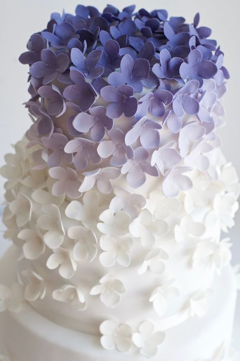 Gentlemen Cake, Purple Floral Cake, Wedding Cake Hydrangea, Hydrangea Cake, Swirl Cake, Purple Party, Hydrangea Purple, Cake Designs Birthday, Floral Cake