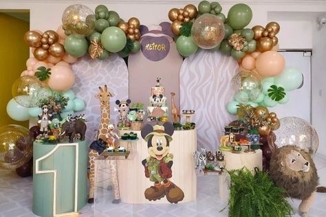 Disney Safari Birthday Party, Mickey Mouse Safari Birthday Decorations, Mickey Mouse Safari Birthday Party Ideas, Mickey Mouse Safari Birthday, Γενέθλια Mickey Mouse, Safari Theme Birthday Party, Mickey Mouse Birthday Theme, Miki Mouse, Baby Boy Balloons