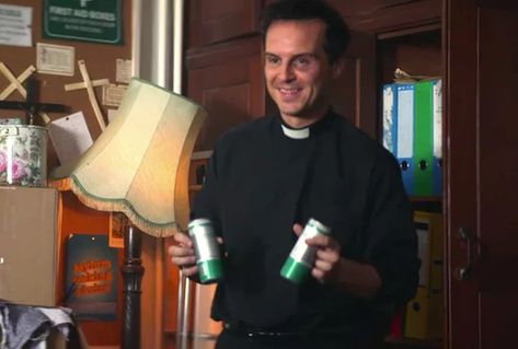 When the Hot Priest Invites Fleabag for Tea Priest Fleabag, Breaking The Fourth Wall, Jim Moriarty, Over Love, Irish Actors, Andrew Scott, Golden Globe Award, Emmy Awards, Gin And Tonic