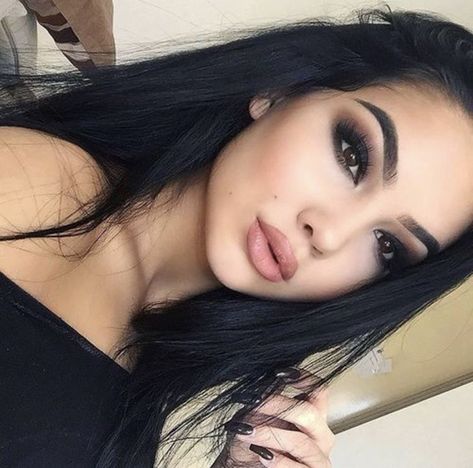 dark smokey Brown Smokey Eye Makeup, Makeup Cantik, Neutral Lips, Fest Outfits, Smokey Eye For Brown Eyes, Fall Makeup Looks, Beauty Make-up, Makijaż Smokey Eye, Makeup Hacks