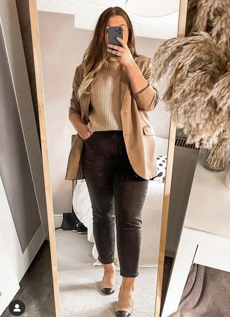 Women’s Office Attire Plus Size, Trendy Business Casual Outfits For Women Modern, Earth Tone Outfits Midsize, Curvy Office Fashion, Business Professional Outfits For Curvy, Professional Outfits Women Size 12, Business Causal Plus Size, Curvy Realtor Outfits, Professional Curvy Outfits