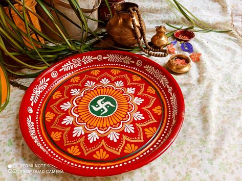 Puja Thali Painting, Pooja Thali Painting Ideas, Pooja Thali Decoration Ideas, Wedding Thali, Aipan Design, Rakhi Thali, Aipan Art, Kalash Decoration, Simple Wall Paintings