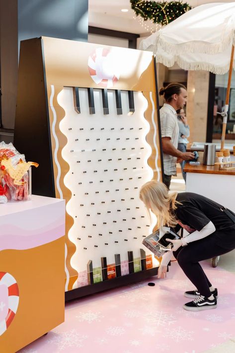 Holiday Experiential Marketing, Activation Games, Corporate Activation, Christmas Brand Activation, Santa’s Workshop Design, Interactive Brand Activation, Plinko Board, Photo Moment, Game Booth