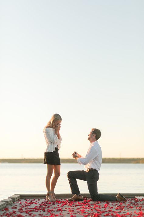 Lake Dock Proposal, Proposal On A Dock, Dock Proposal Ideas, Propose Aesthetic, Lake Proposal Ideas, Dock Proposal, Pier Proposal, Proposal Setups, Proposal Pictures Aesthetic