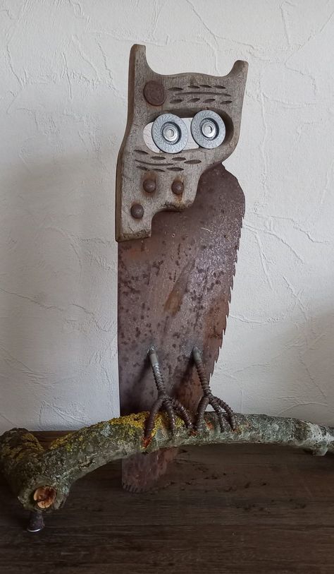 Tool Sculpture Ideas, Halloween Metal Art, Junk Garden Ideas Repurposed, Junk Sculpture, Owl Yard Art, Old Garden Tools, Junk Metal Art, Welded Art, Yard Art Crafts