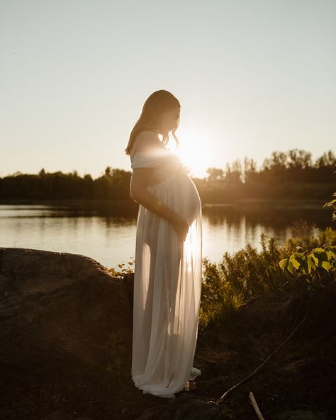 this maternity session gave me liiiiife ✨ it’s giving magical… ethereal… passion…beauty! i’ve been loving maternity sessions so much. women are so powerful & so beautiful all the time but there’s something about that pregnancy glow that’s honestly just out of this world 🌎 Early Maternity Photography, Ethereal Maternity Photoshoot, Magical Maternity Photos, Spiritual Maternity Shoot, Ethereal Maternity Shoot, Big Dress Maternity Shoot, Maternity Photography Ethereal, Maternity Shoot Dress, Maternity Shoot Field Sunset