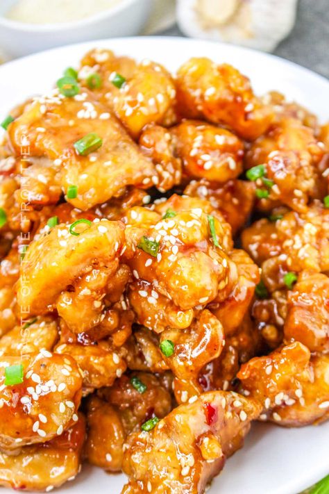 Thai Sweet Chili Chicken Spicy Thai Chili Sauce, Thai Chili Chicken, Sweet Chili Sauce Chicken, Garlic Sauce For Chicken, Sweet Chili Sauce Recipe, Sweet Chili Chicken, Thai Chili Sauce, Tasty Thai, Thai Chili