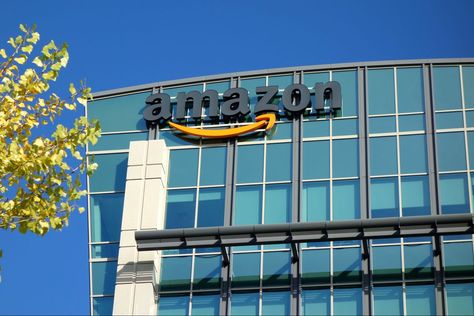 4 Obvious Pros and 4 Disconcerting Cons for Whatever City Wins Amazon's HQ2 Employee Benefit, Career Choices, New Employee, Job Hunting, Work Week, Master Class, House Prices, Software Development, Microsoft