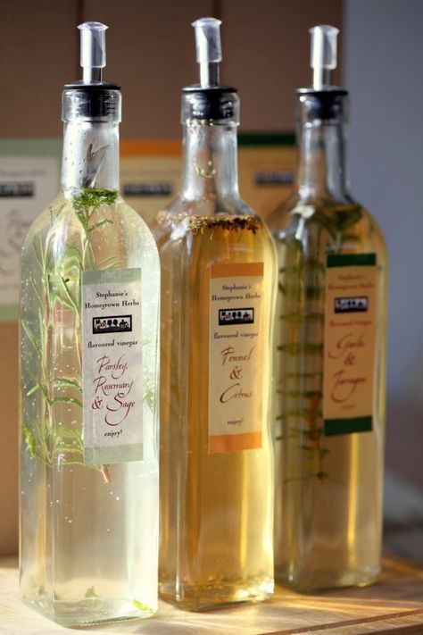 Herb Infused Vinegars - Garden Therapy Flavored Vinegars, Infused Vinegars, Vinegar Uses, Olive Oil And Vinegar, Infused Olive Oil, Flavored Oils, Infused Oils, How To Make Homemade, Cooking Ideas